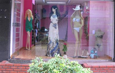 Famosa storefront image
